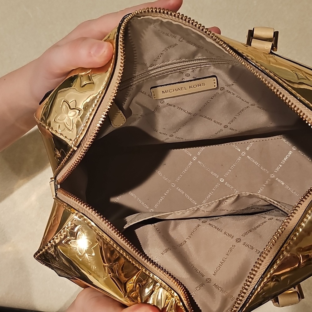 Michael Kors Rose Gold Women's Bag and Wallet Set - Picture 4 of 4